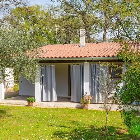 Casa vacanze Lovely In With Kitchen Valbandon