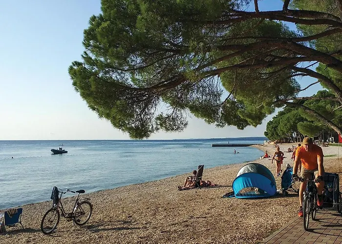 Casa vacanze Lovely In With Kitchen