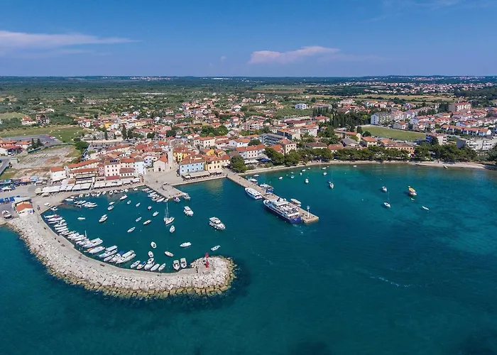 Lovely In With Kitchen Valbandon